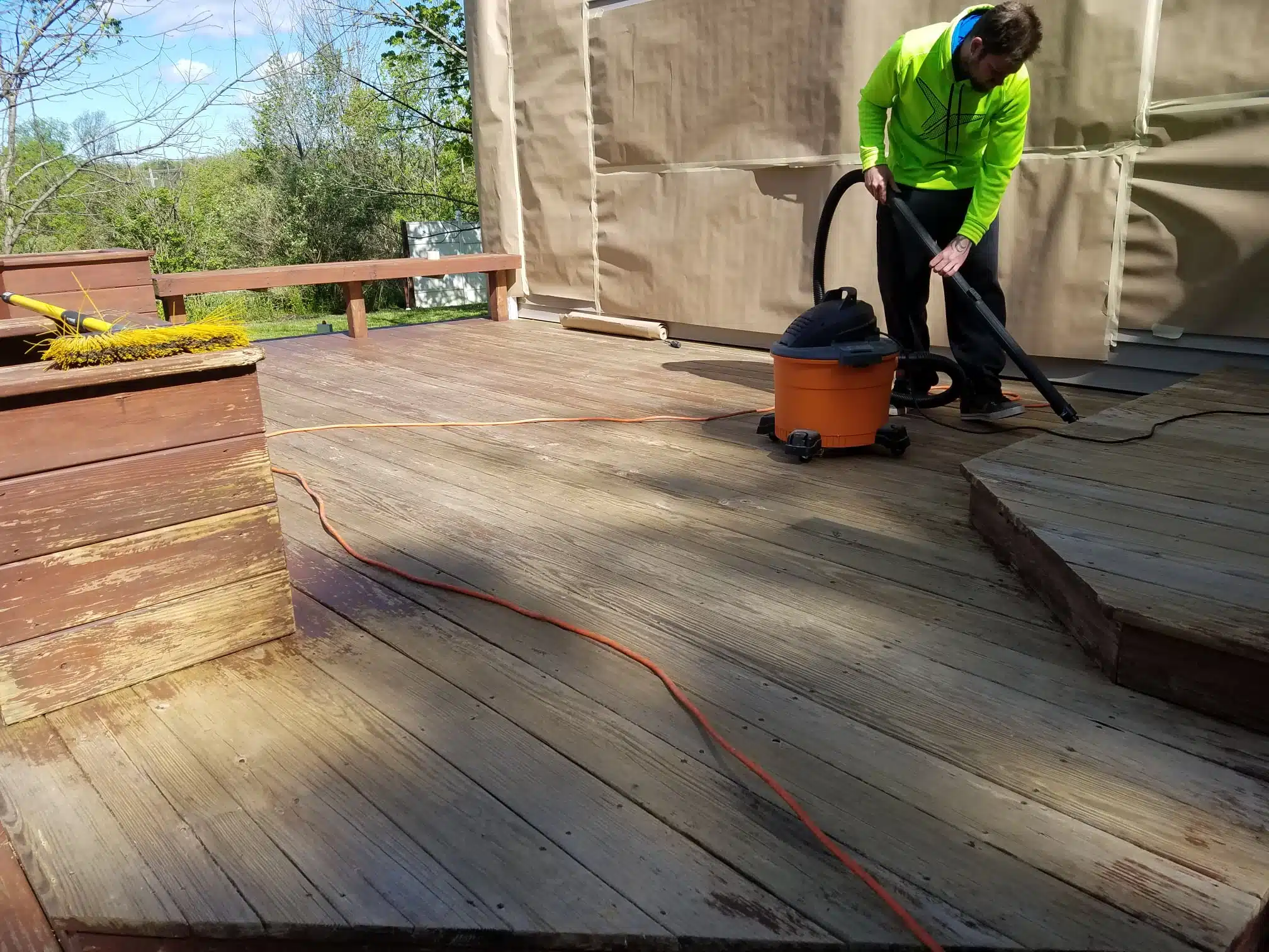 professional deck and fence pressure washing cleaning in Conway AR