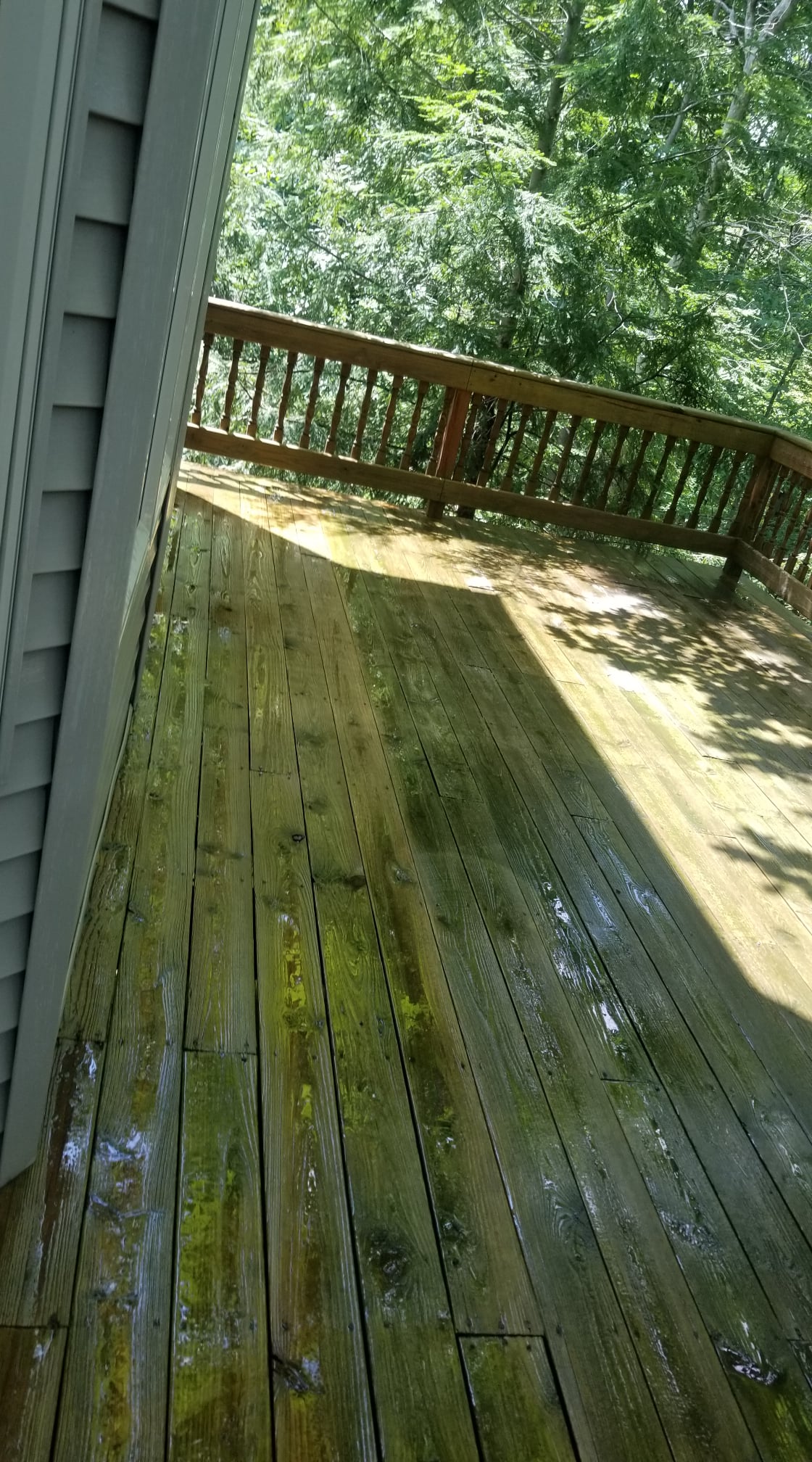 Residential Fence and Deck Pressure Wash Cleaning