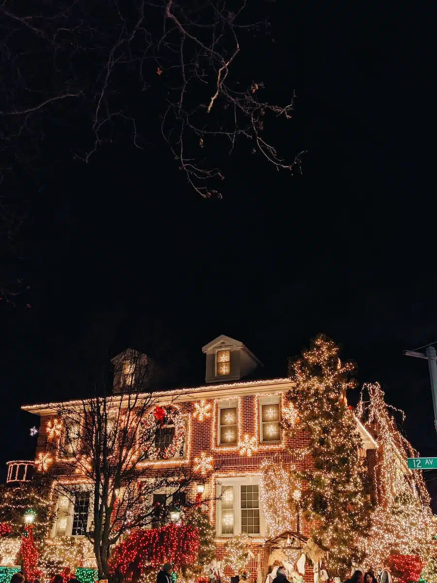 professional holiday lighting installation residential home in Conway AR